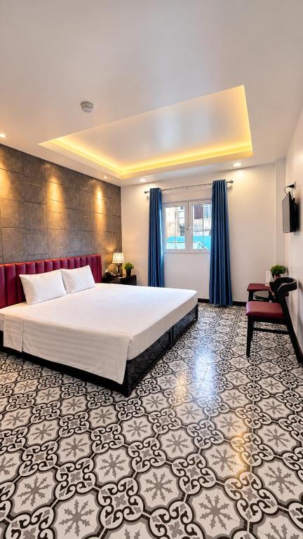 Holiday Premium Hotel & Travel – Hanoi