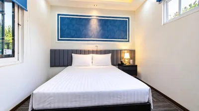 Holiday Premium Hotel & Travel – Photos 6