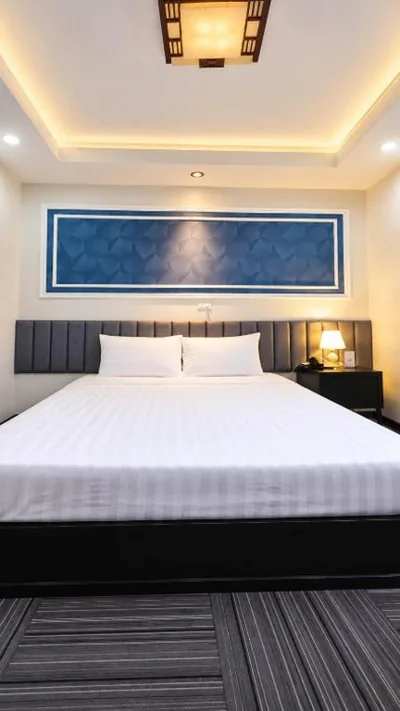 Holiday Premium Hotel & Travel – Photos 7