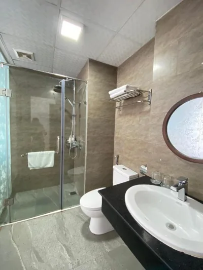 Holiday Premium Hotel & Travel – Photos 11